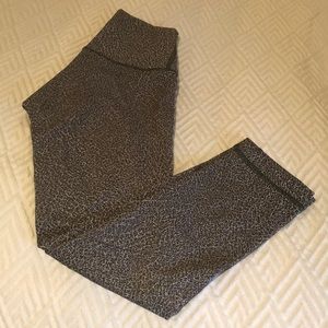 Lululemon Pebble Crops